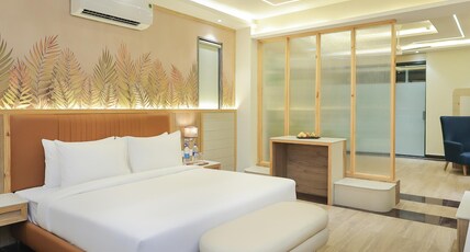 Ecko City Center, Rishikesh - 900mtrs from Triveni Ghat Room Type - Luxury Suite with Bathtub, Mountain View