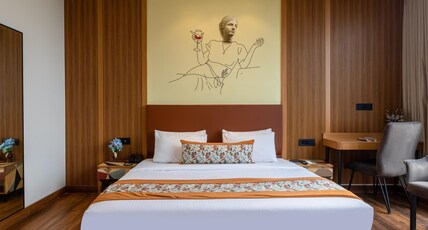 Saltstayz Autograph - Advant & Sector 144 Room Type - Deluxe Room with Pool and Gym Access