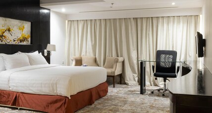 Mira Business Hotel Room Type - Deluxe King Room
