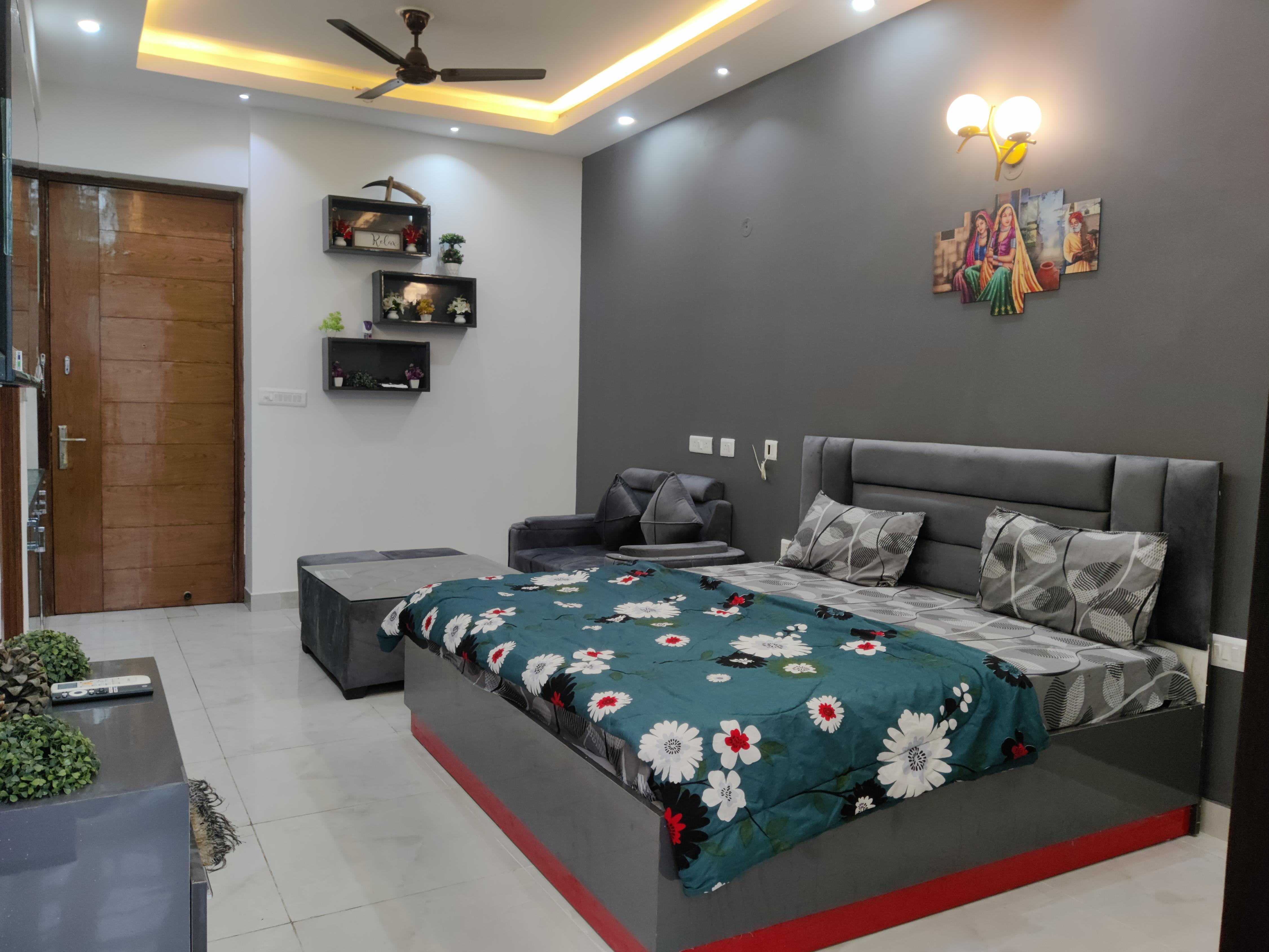 The Forest Stays-Luxury City Loft With Balcony Bliss