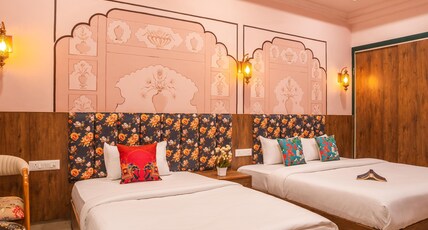 Zostel Agra Room Type - Standard Triple Room