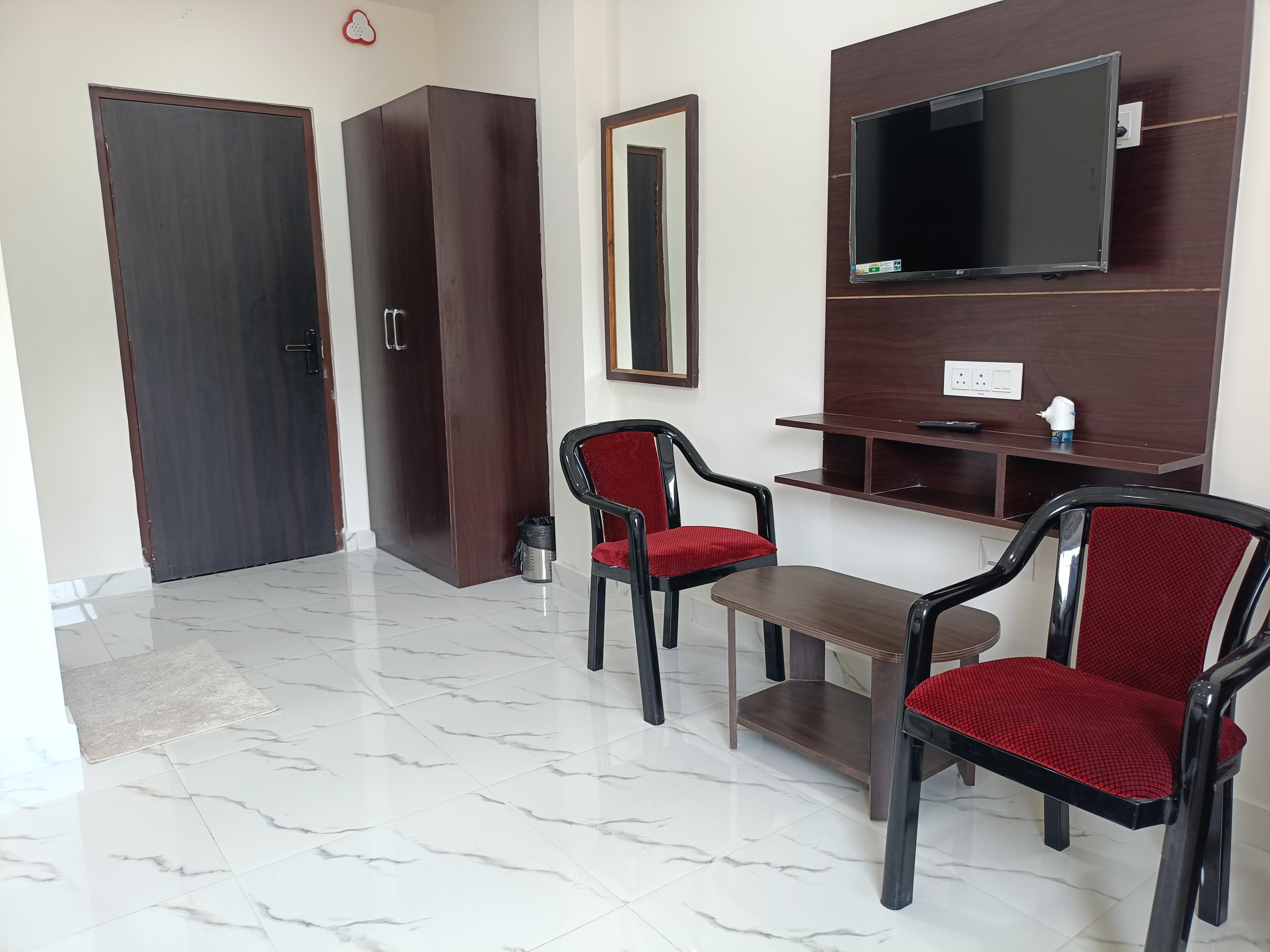 Samriddhi Luxury Stay I Ground Floor Rooms I Free Parking - Tap to explore photos