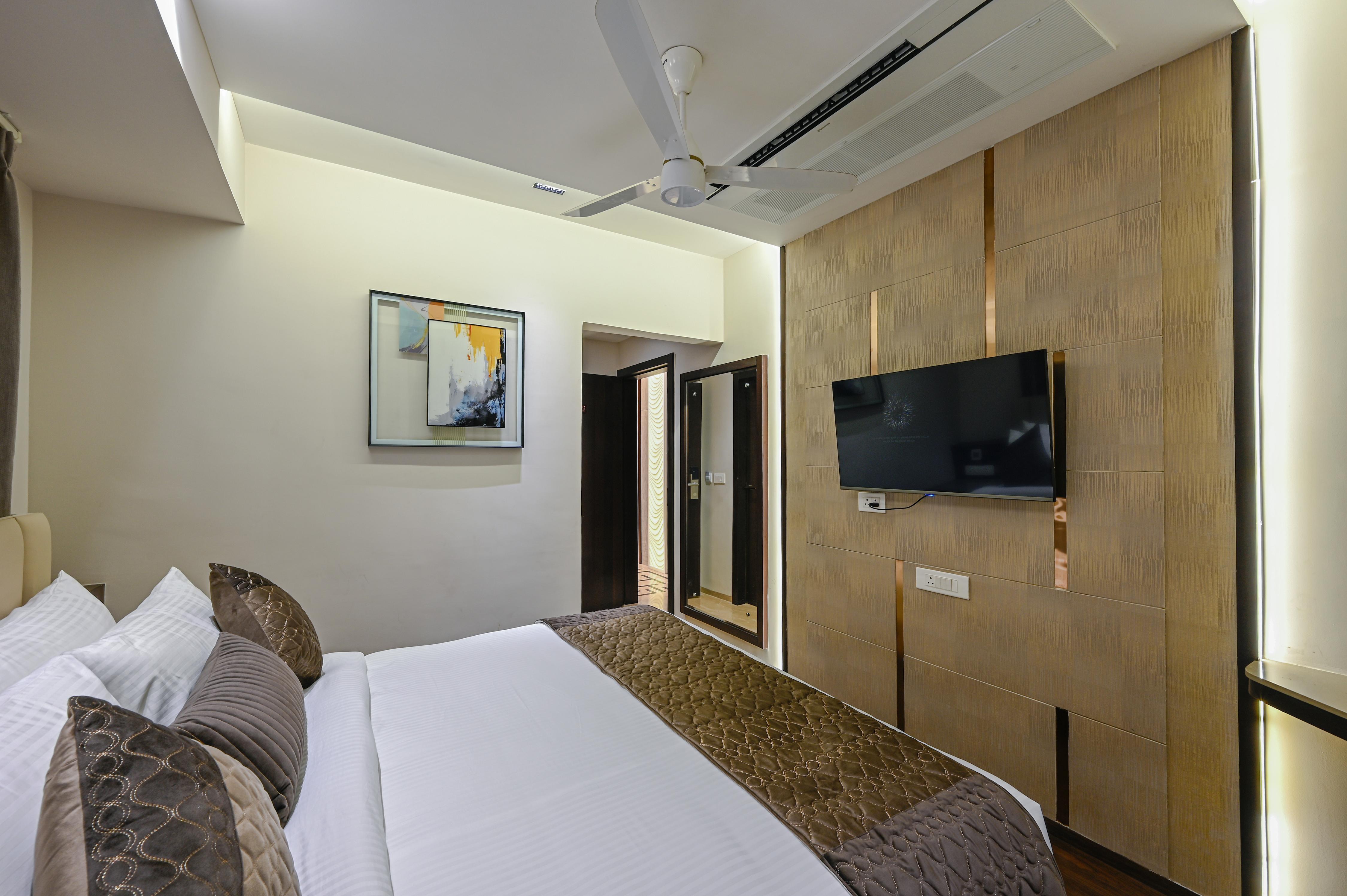 Hotel Grand Girdhar Premier - Tap to explore photos