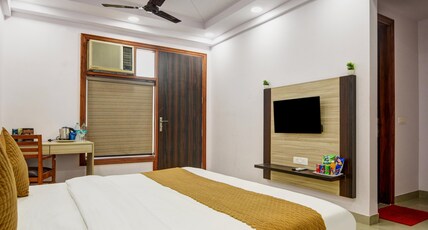 Hotel Town Stay Room Type - Deluxe Room