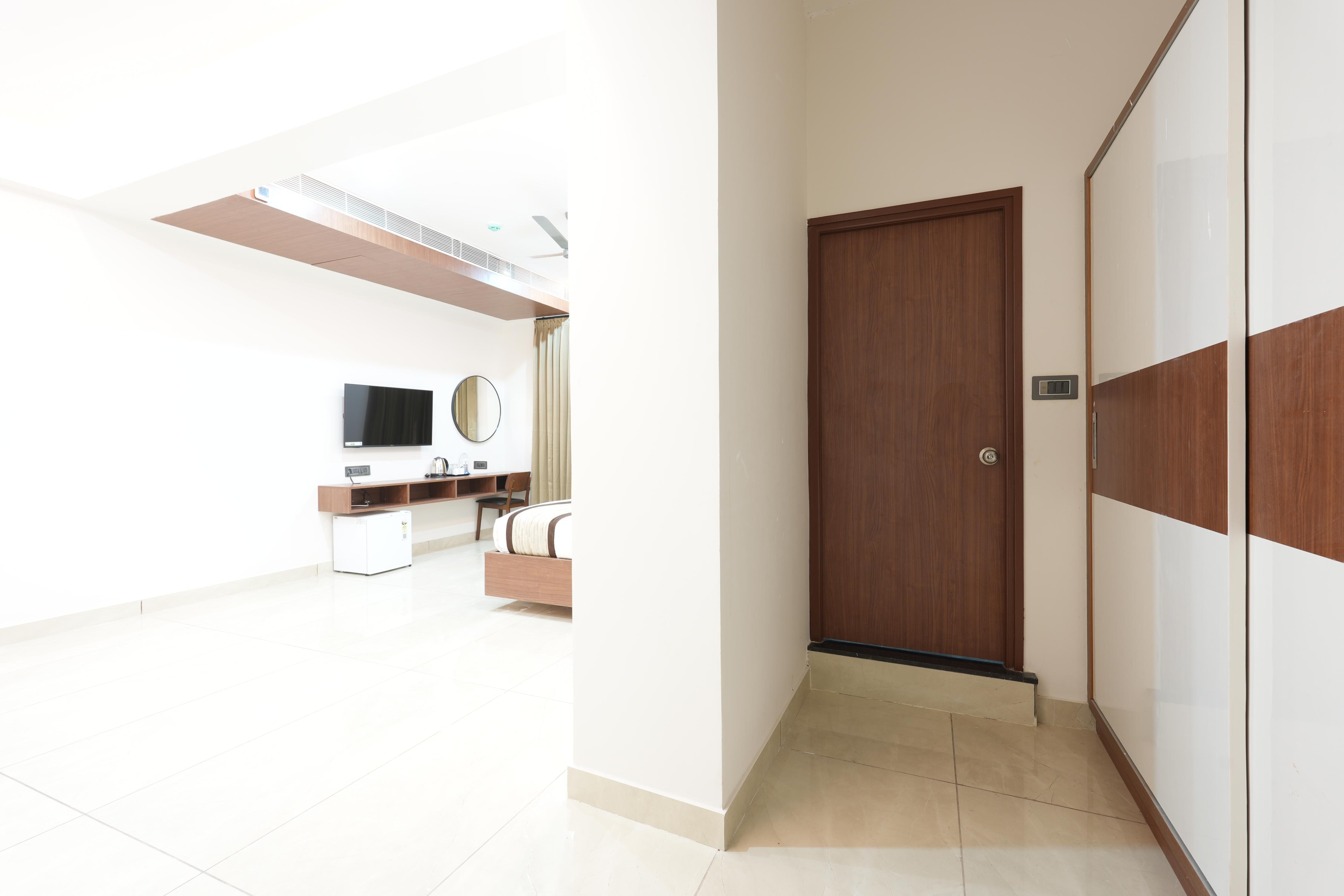 UPAR Hotels Brookefield - Tap to explore photos