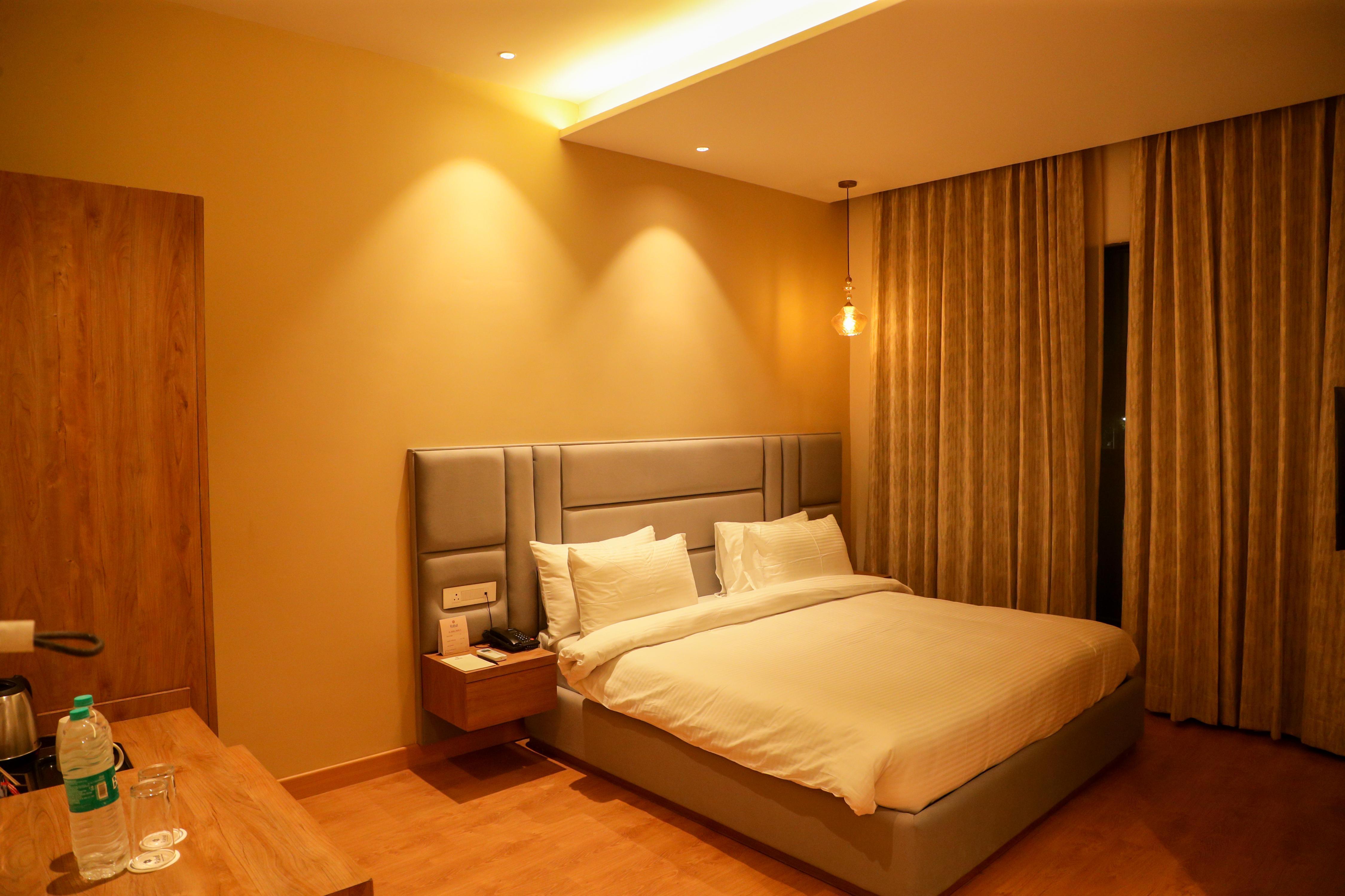 Hotel Rahat - Tap to explore photos