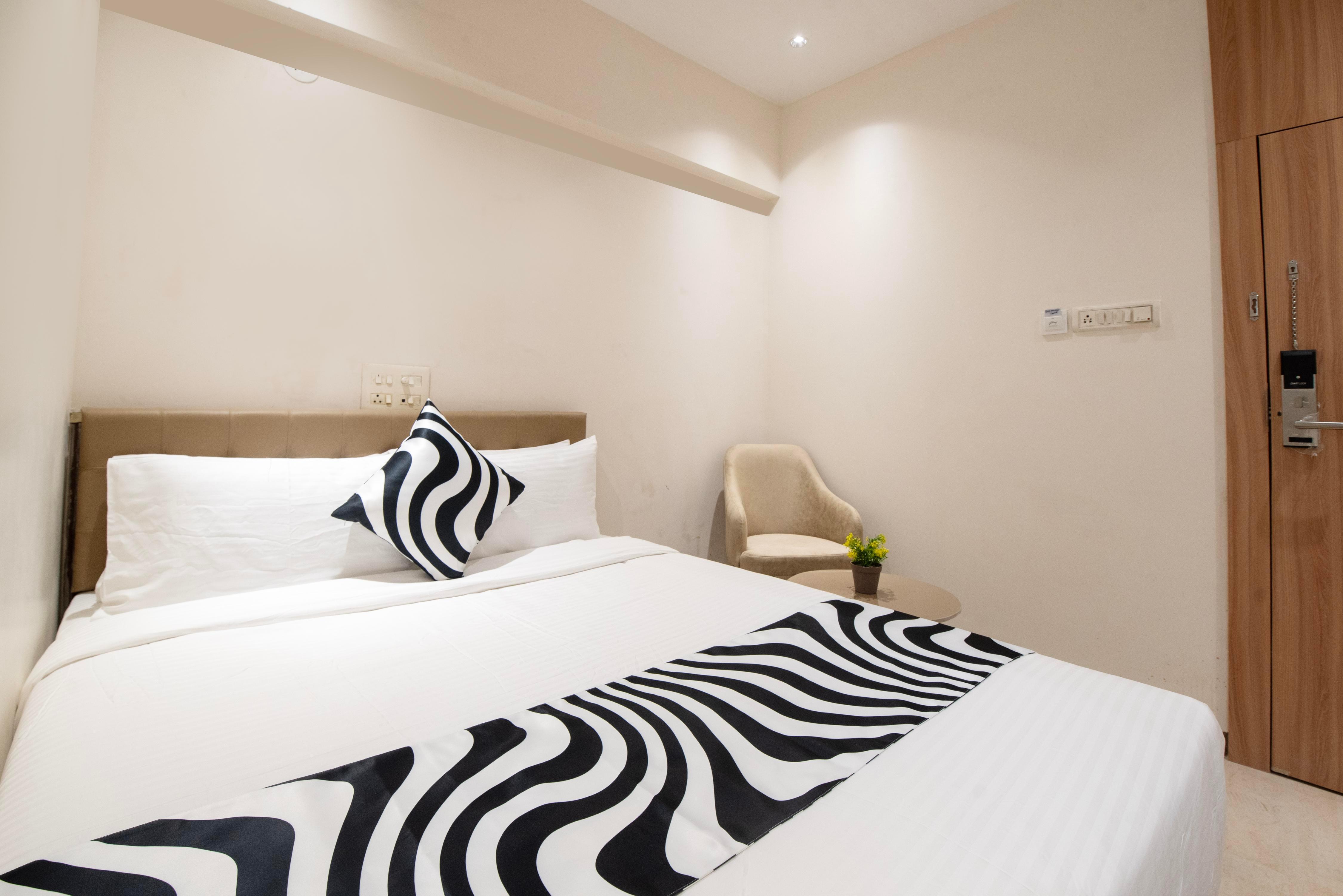 Palette Hotel Pune by CheckIn, MIDC Pimpri-Chinchwad - Tap to explore photos