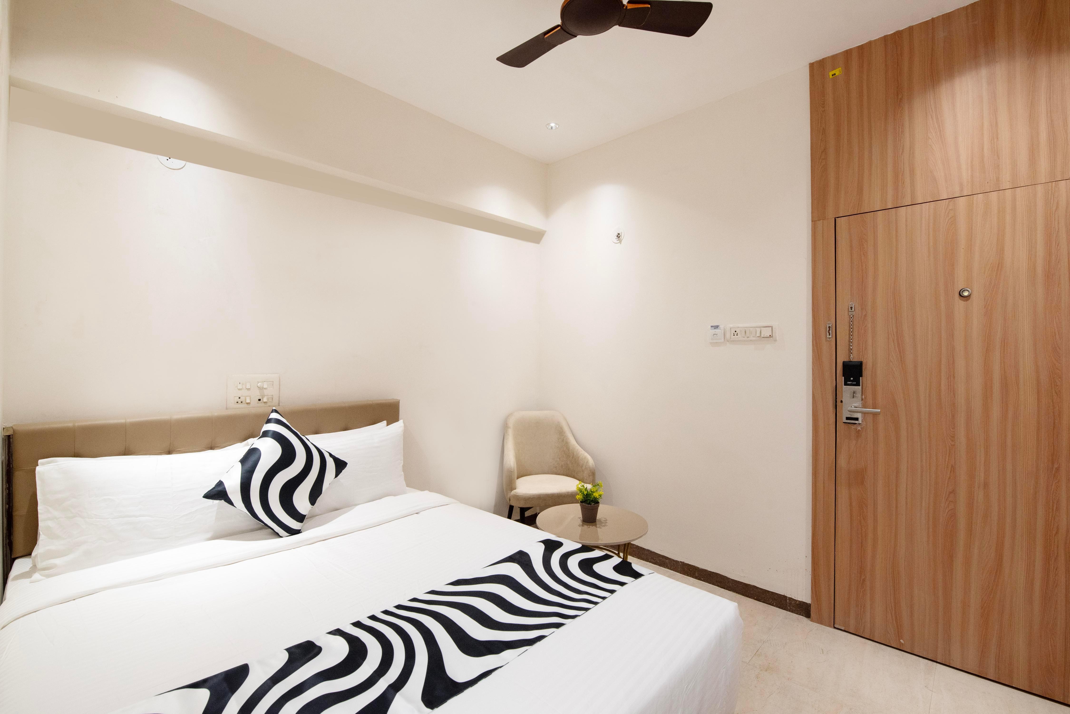 Palette Hotel Pune by CheckIn, MIDC Pimpri-Chinchwad - Tap to explore photos