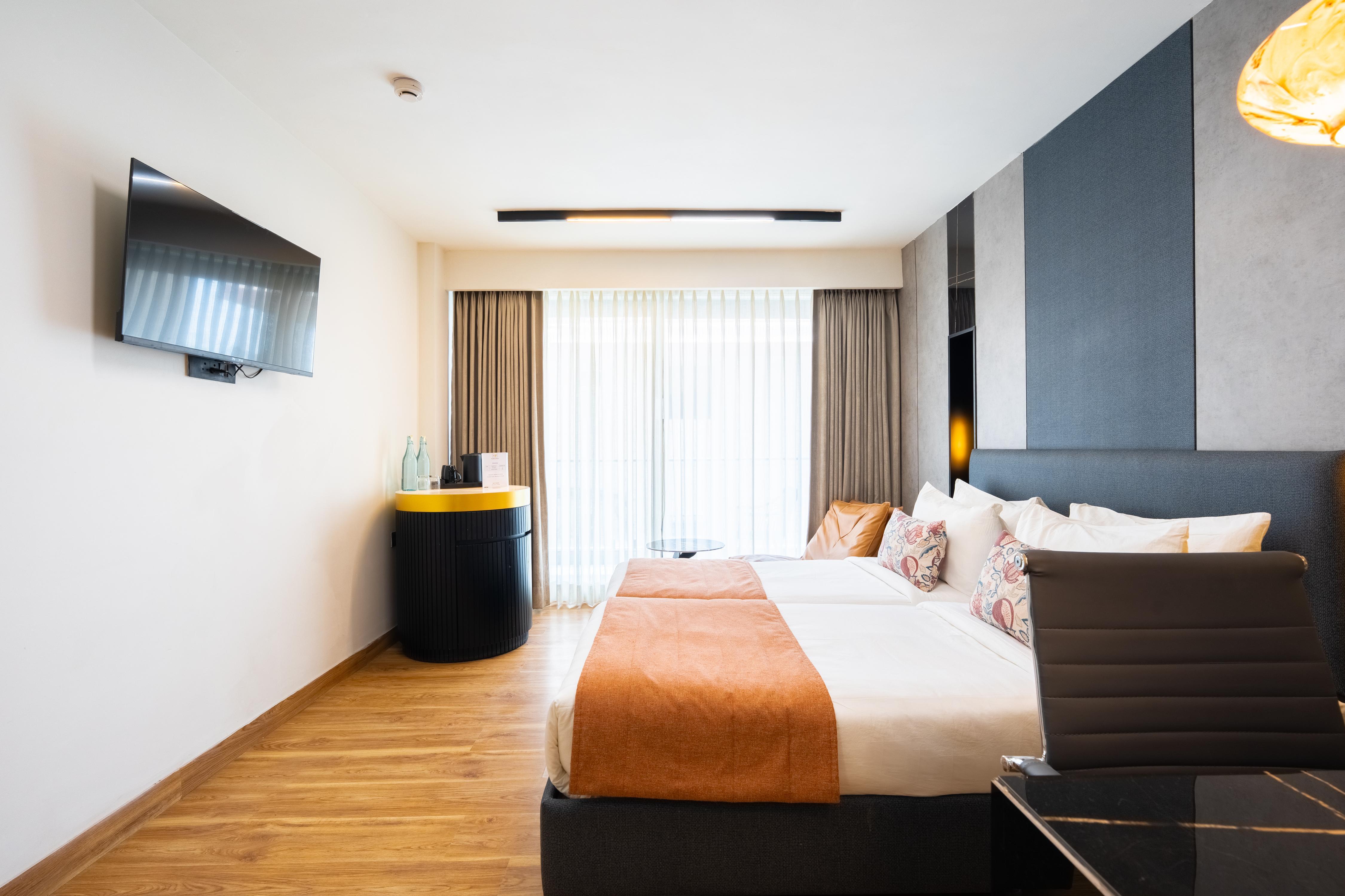 Hotel Limon Sector 45 Gurgaon - Tap to explore photos