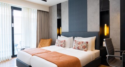 Hotel Limon Sector 45 Gurgaon Room Type - Executive Twin Room with Balcony