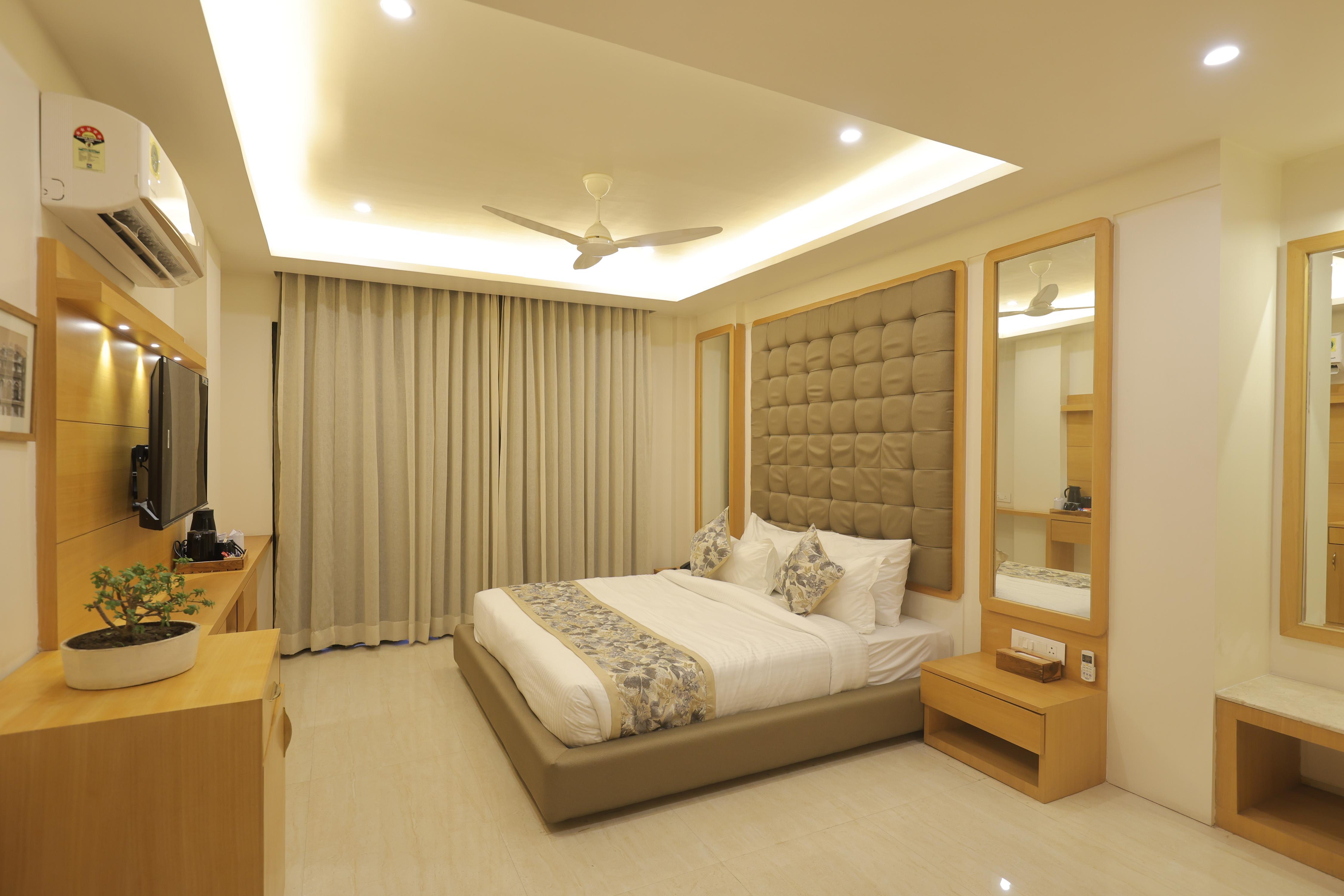 Grandeur Boutique Staycation By the Lake Fatehsagar Udaipur Room Type - Deluxe Room.