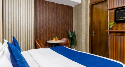 Hotel Black Rose Near Rajiv Gandhi Cancer Hospital & Metro Walk Rohini Room Type - Business Delite Room with Free Parking and Wi-Fi