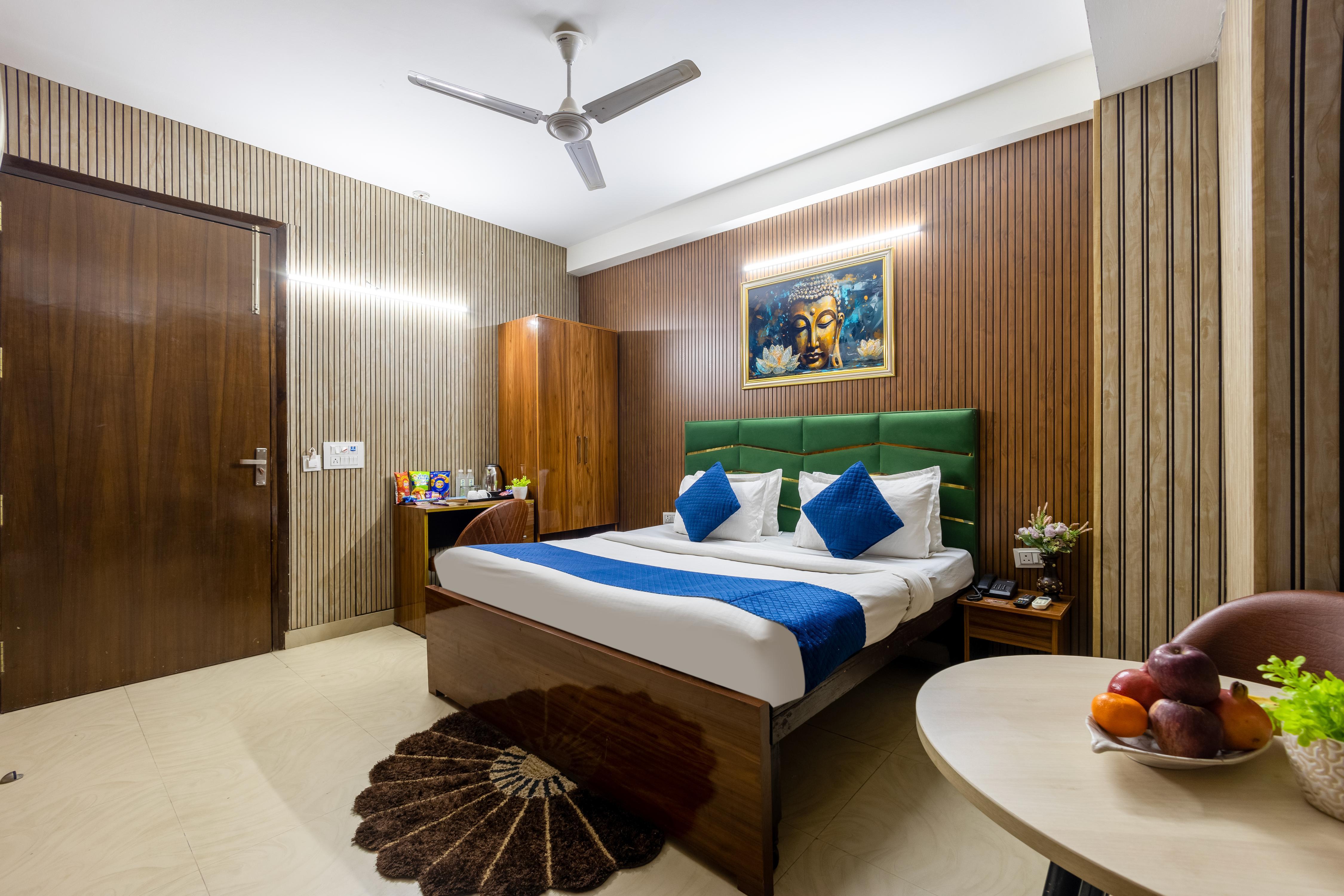 Hotel Black Rose Near Rajiv Gandhi Cancer Hospital & Metro Walk Rohini - Tap to explore photos