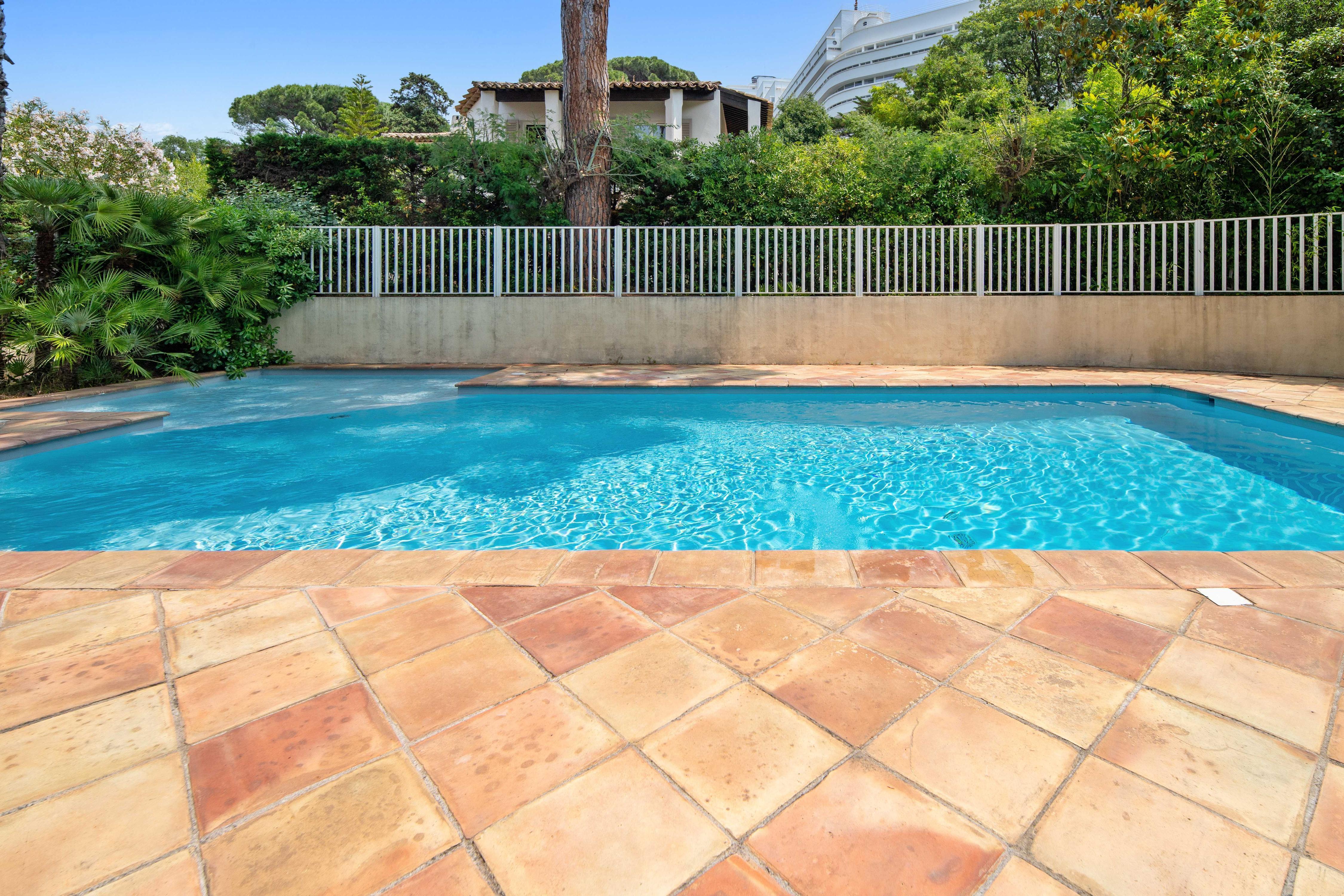 House A C 3BD 6P Garden & Pool St-Tropez - Tap to explore photos