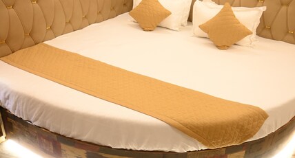 Hotel Kashi Crown Room Type - Premium Room