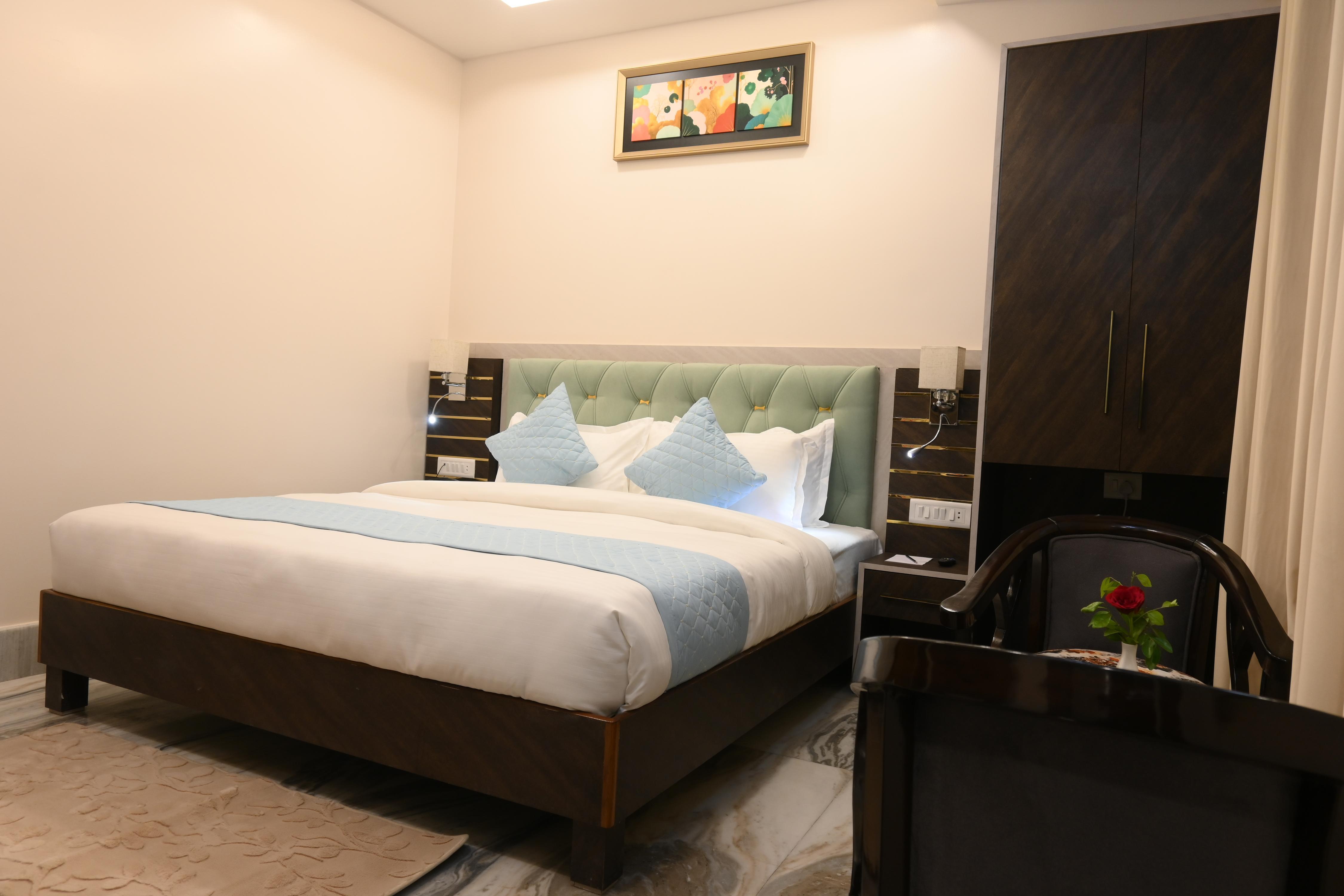 Hotel Kashi Crown Room Type - Deluxe Room