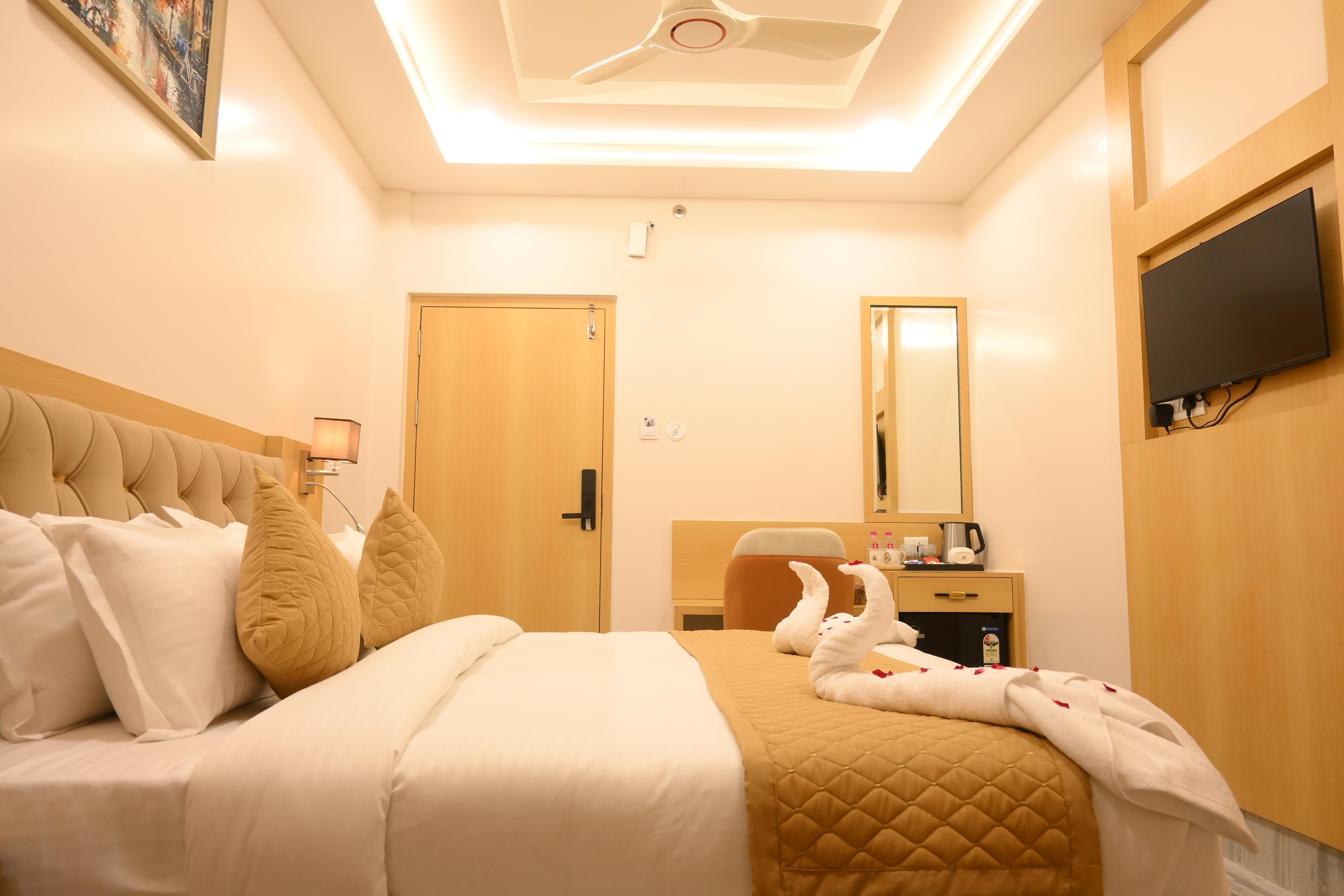 Hotel Kashi Crown Room Type - Standard Room