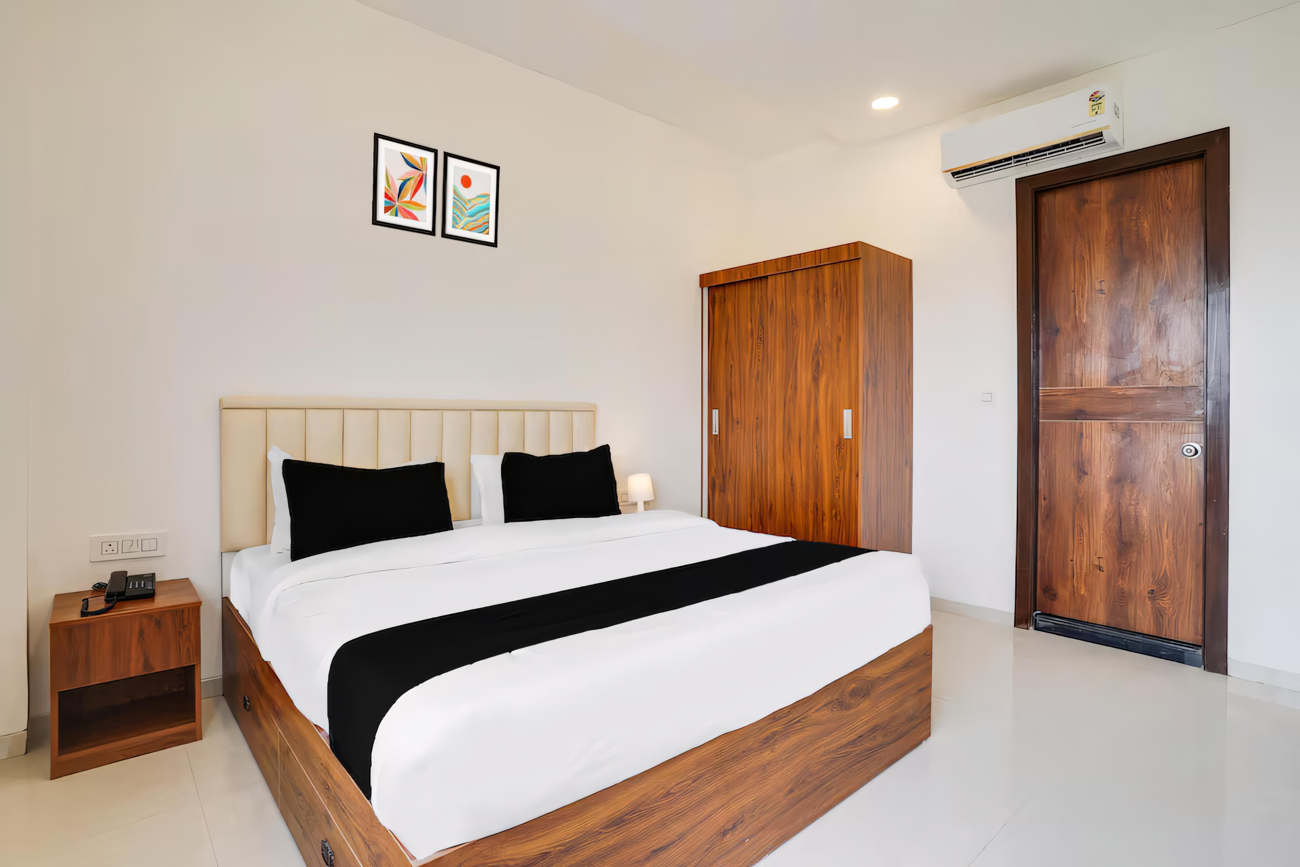 RG SUITES SILKBOARD - Tap to explore photos