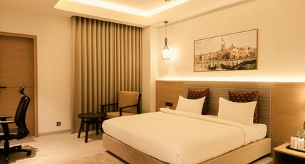 Hotel ADB Mansingh Inn Room Type - Deluxe