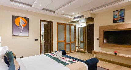 The Meriton, Nehru Palace - Just a Minute's Walk from OKHLA NSIC Metro Station Room Type - Empress Suite The Meriton, Nehru Palace - Just a Minute's Walk from OKHLA NSIC Metro Station Room Type - Empress Suite
