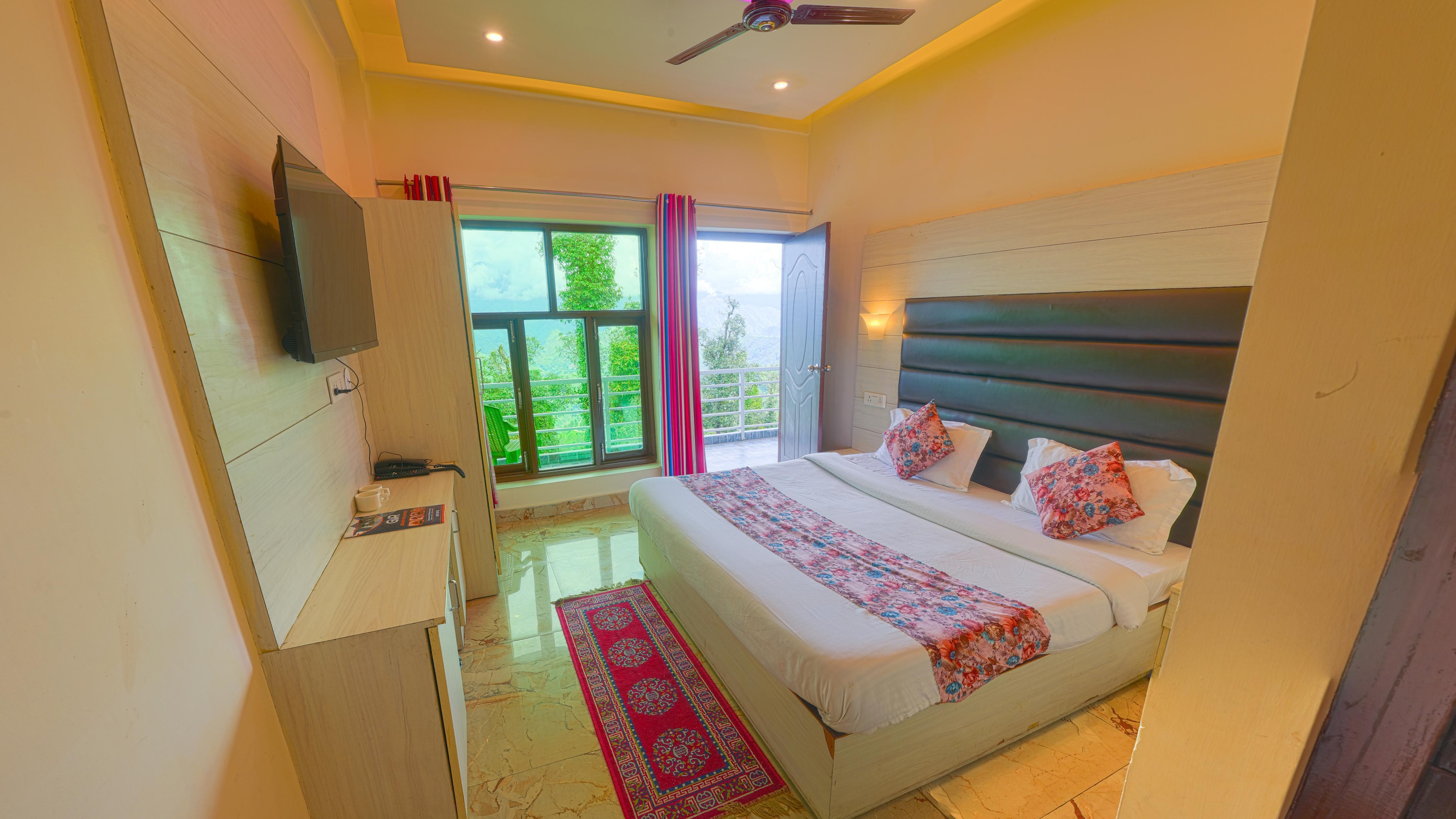 Pacific Inn Mussoorie Room Type - Pacific Deluxe Room mountain View