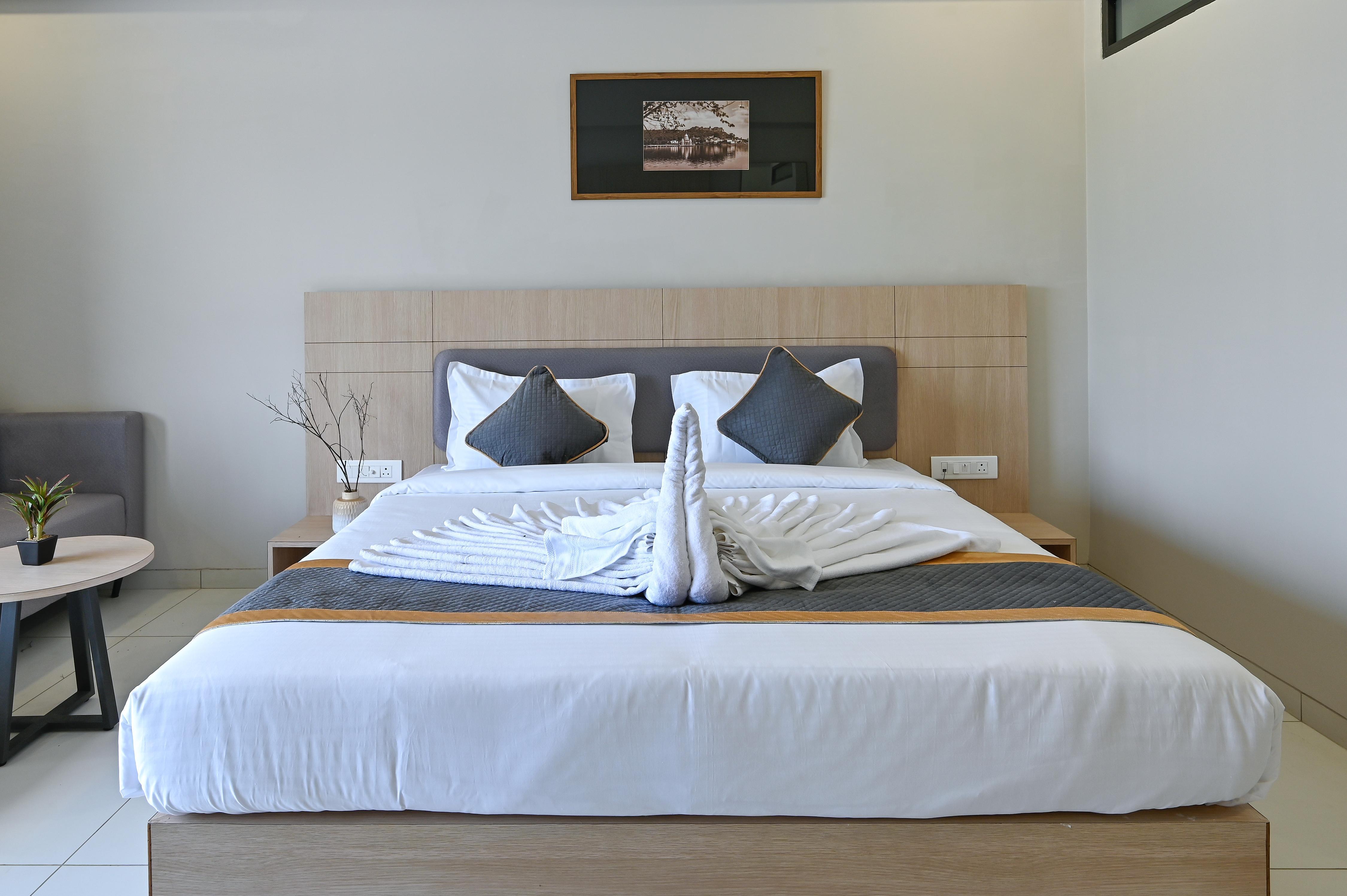 The Sonakunj Hotel Room Type - Standard Room