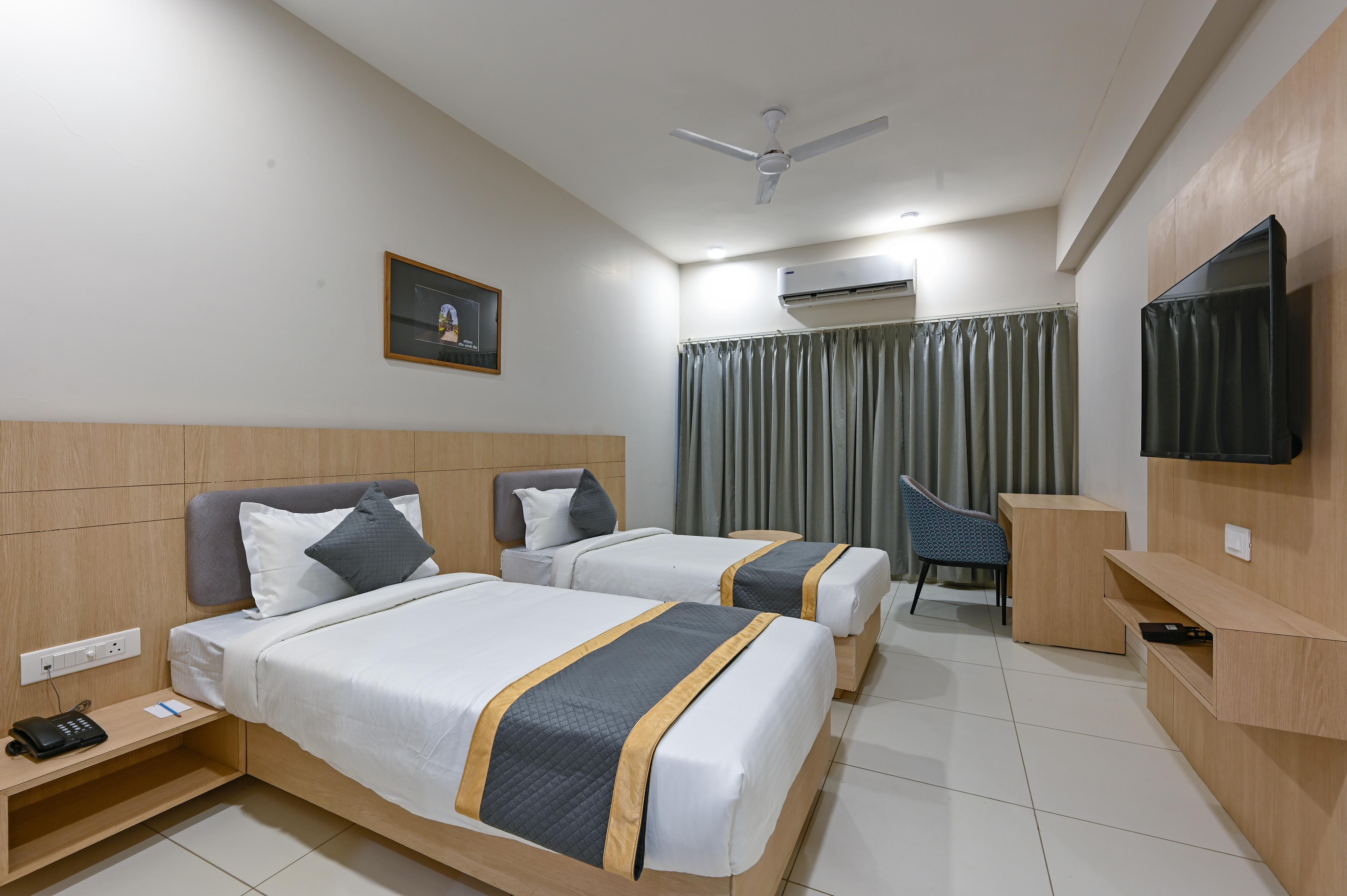 The Sonakunj Hotel Room Type - Deluxe Twin Room