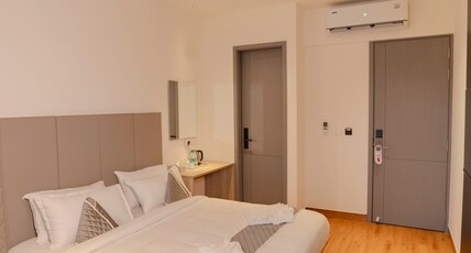 Hotel Ritvi's Elite Room Type - Standard Queen Room