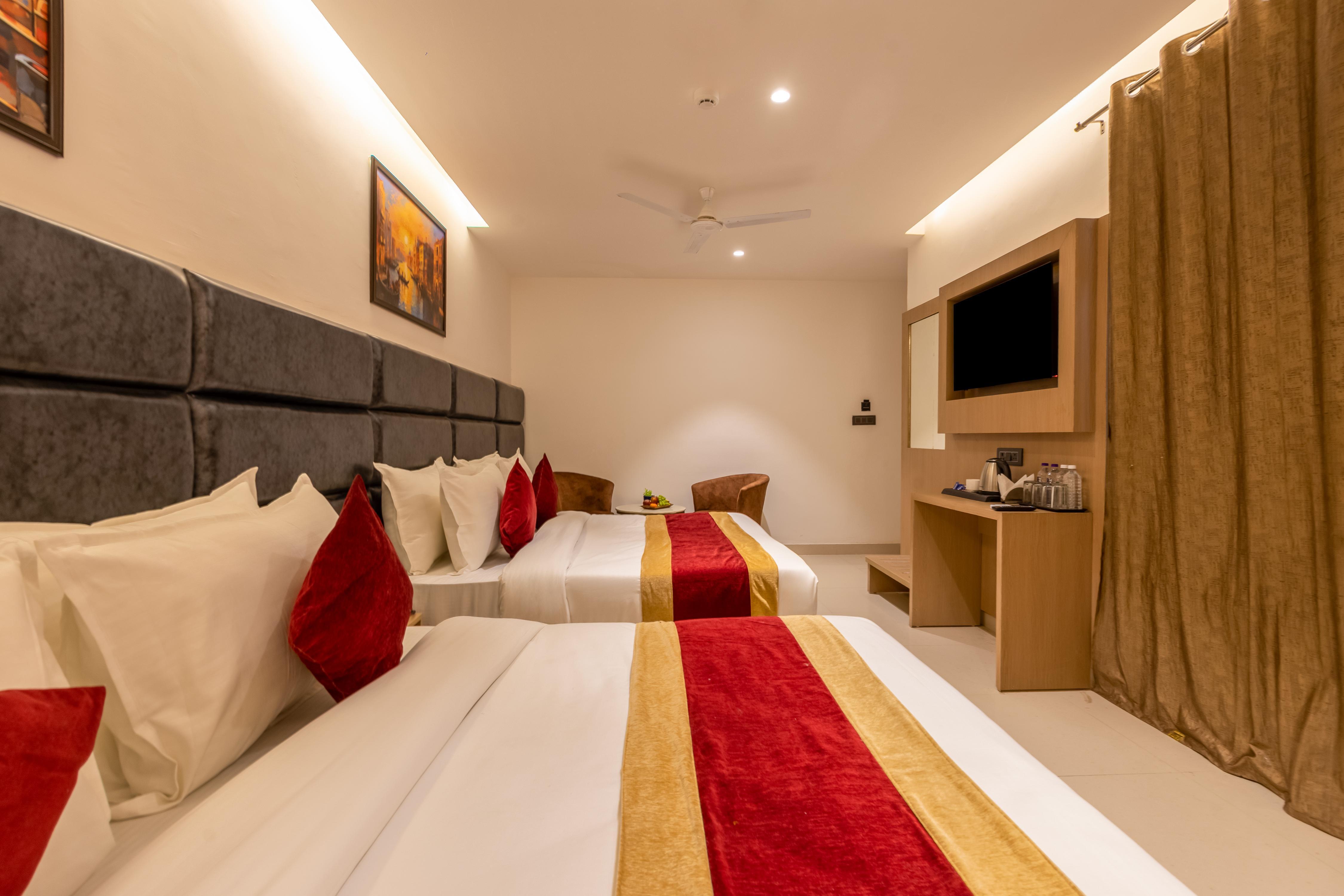 Hotel Curio IGI Delhi Airport - Tap to explore photos
