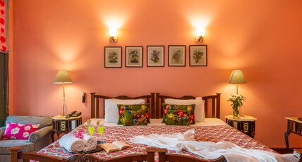 ama Stays and Trails Seven Pines Kasauli Room Type - Magnolia Luxury Room 2