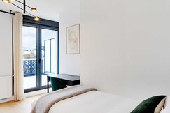 Splendid Duplex with balcony 4BD/7P - Levallois 47