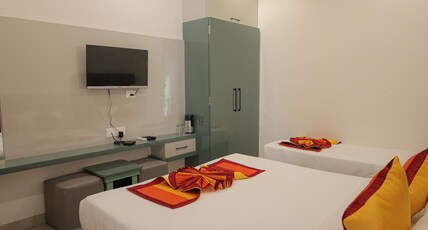 Papaya Leaf Comfort Nathdwara Room Type - Deluxe Triple Room