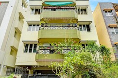 Alaya Stays Saffron Breeze | 4-BHK Apt with Living & Balcony