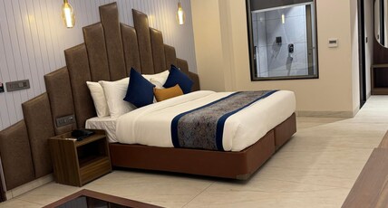 RC Dream Palace Room Type - Superior Room with Balcony