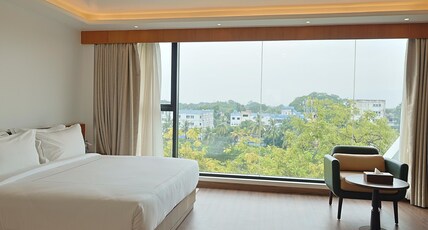 Royal Bishnu  Room Type - Deluxe Lake View