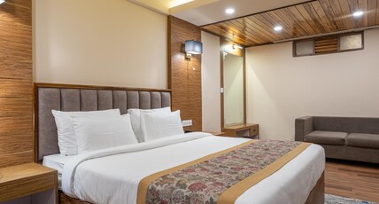 Canopy Boutique by SMARTLuth (Mall Road) Room Type - Executive Non View