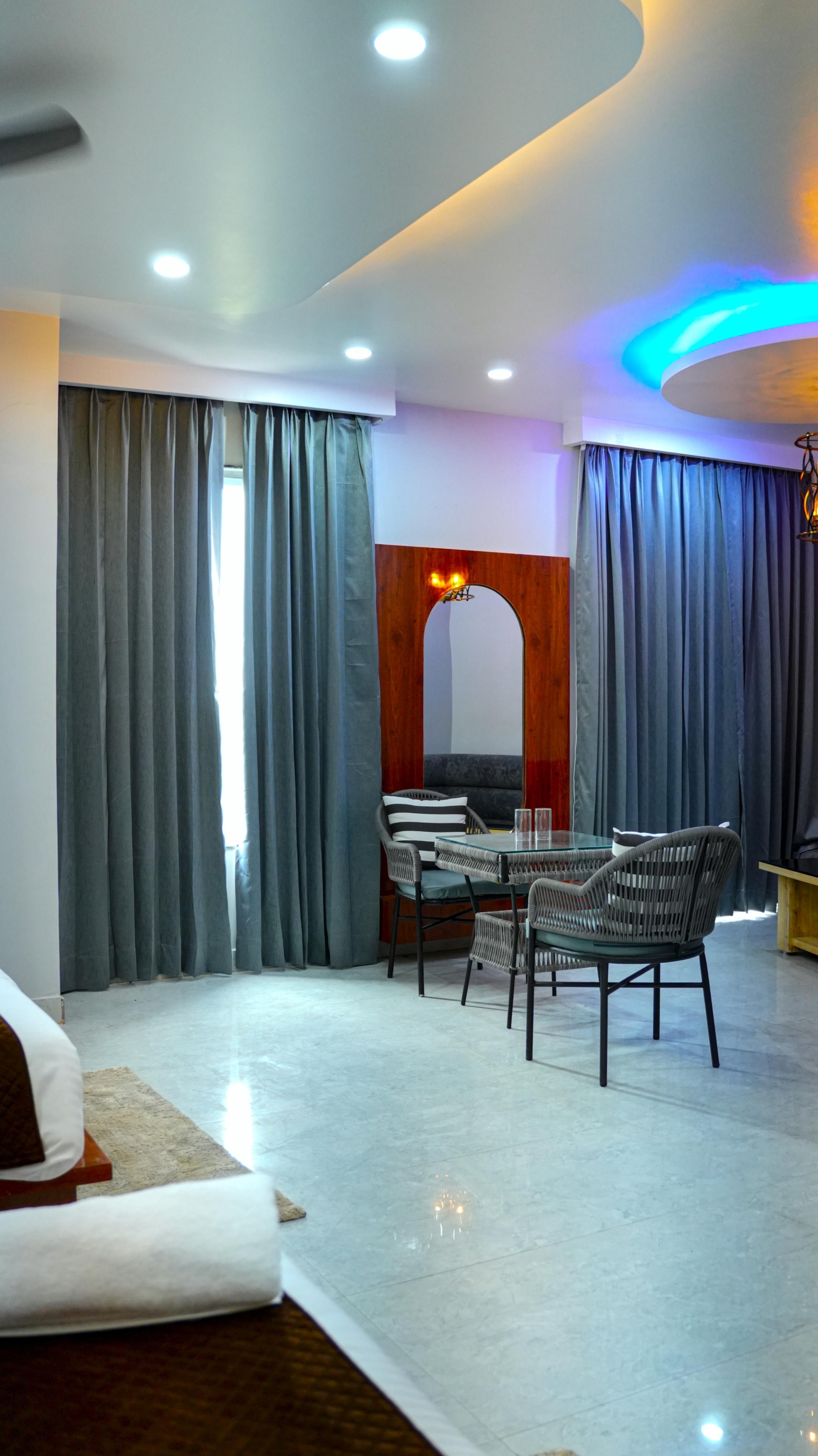 Hotel Savaya Luxury stay near AIIMS - Tap to explore photos