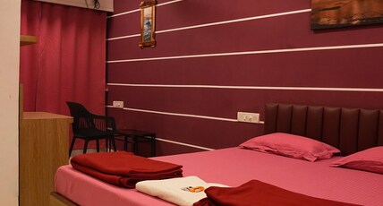 Hotel Royal Usi Room Type - Super Deluxe Double Room with City View