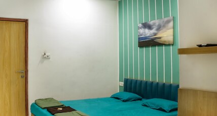 Hotel Royal Usi Room Type - Deluxe Double Room (Non-AC)