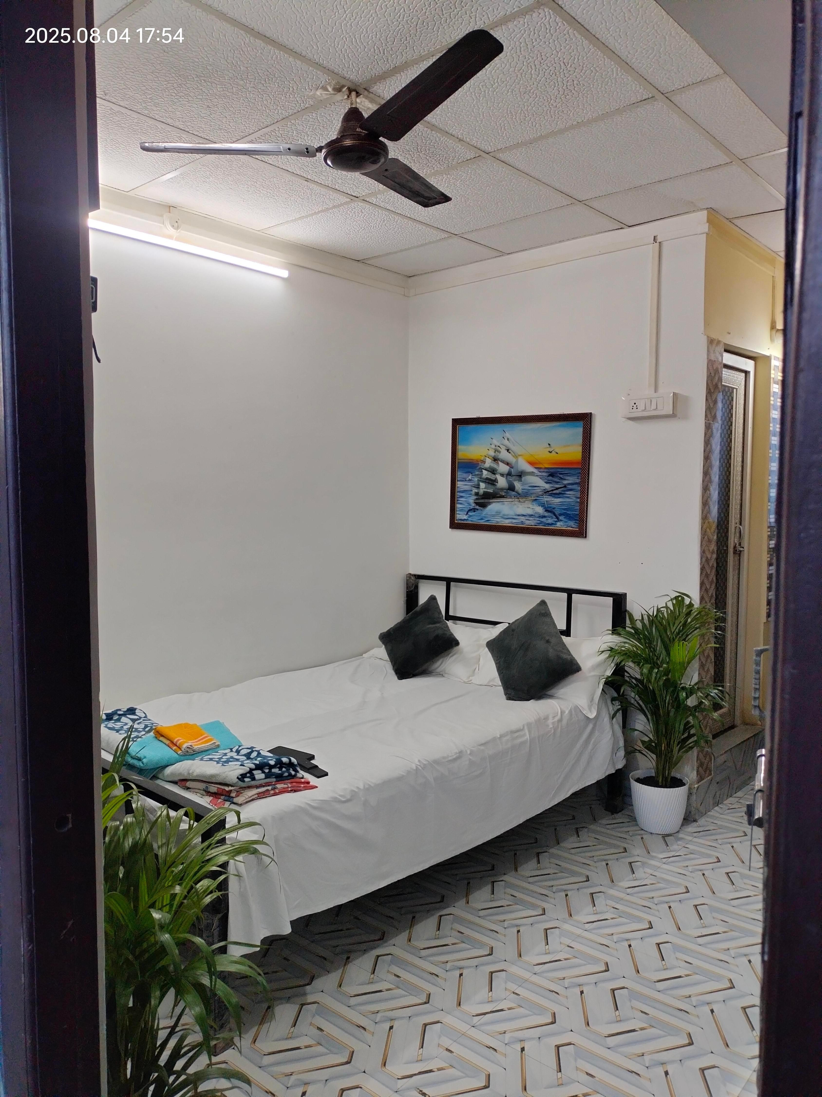 Tulip Homestay Ulubari - Tap to explore photos