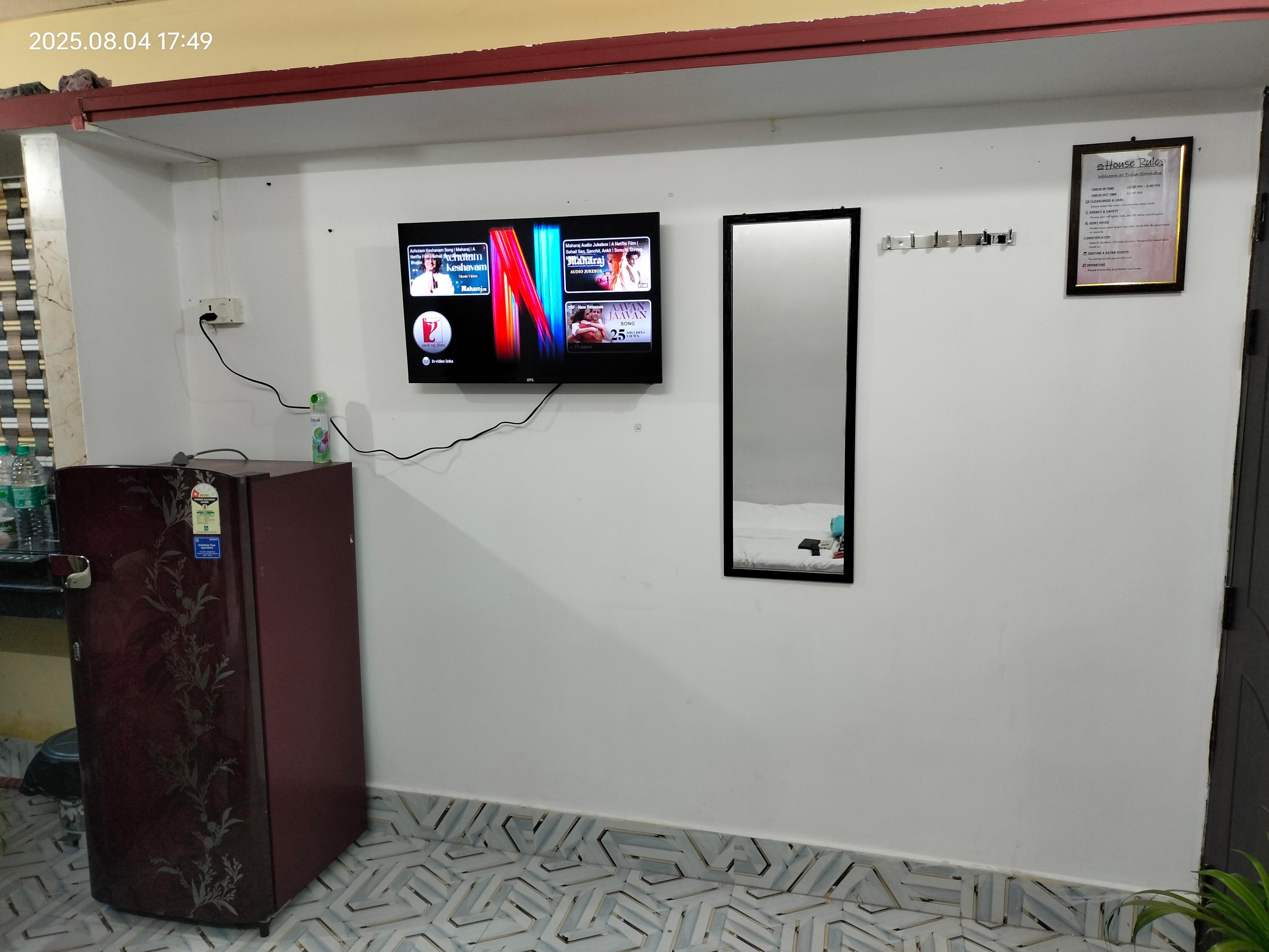 Tulip Homestay Ulubari - Tap to explore photos
