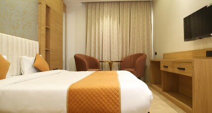 ElightInn Guest House Room Type - Super Deluxe Room