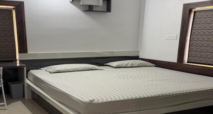 Rumi Homestays | Entire Studio,1BHK & 2BHK Apartments Room Type - 206 Entire 1BHK Premium Furnished Room with Full Kitchen & Dining Rumi Homestays | Entire Studio,1BHK & 2BHK Apartments Room Type - 206 Entire 1BHK Premium Furnished Room with Full Kitchen & Dining