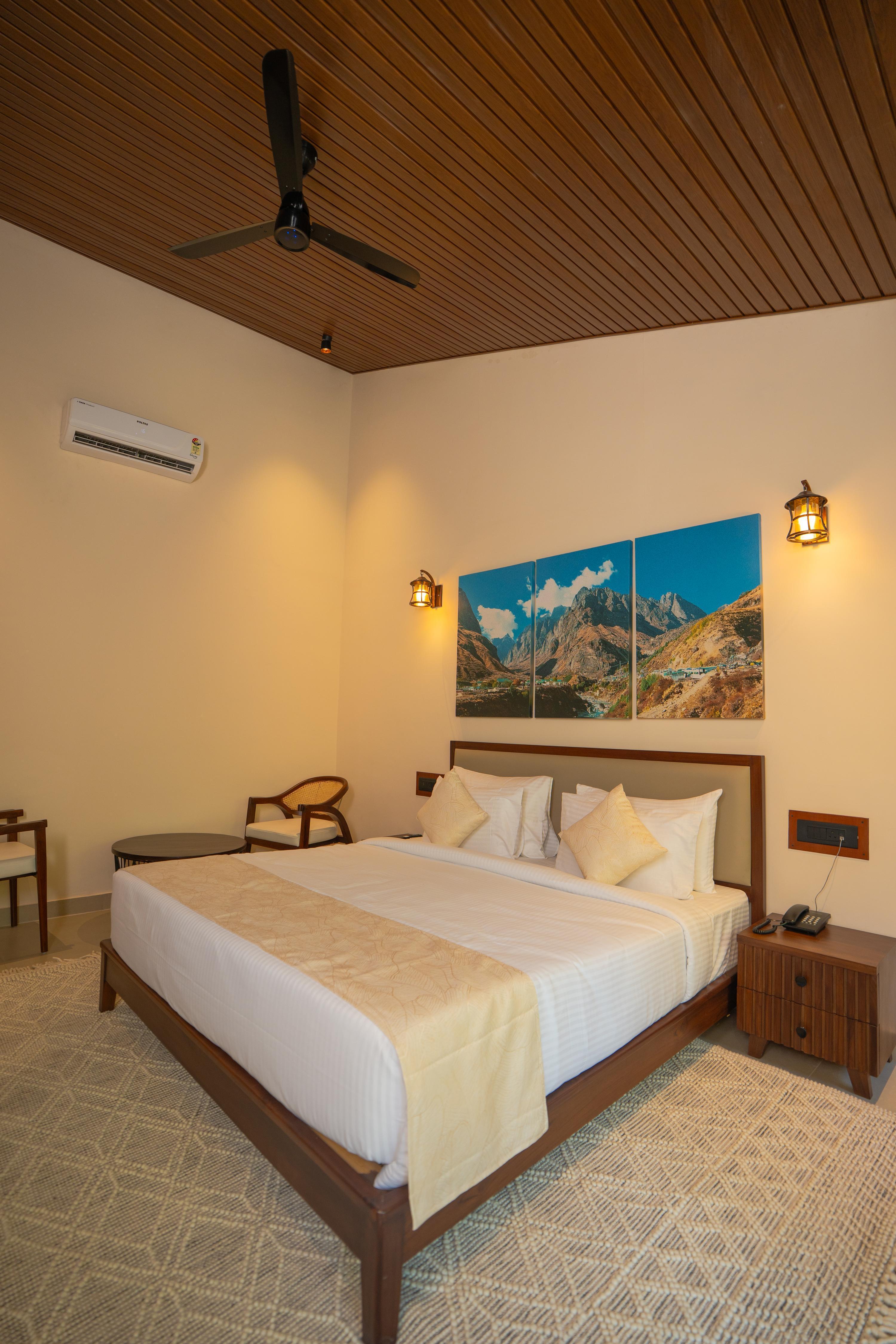 The Big Bridge Room Type - Deluxe Room with River Stream or Ganges View