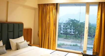 Hotel Status Inn, Room Type - Deluxe Rooms