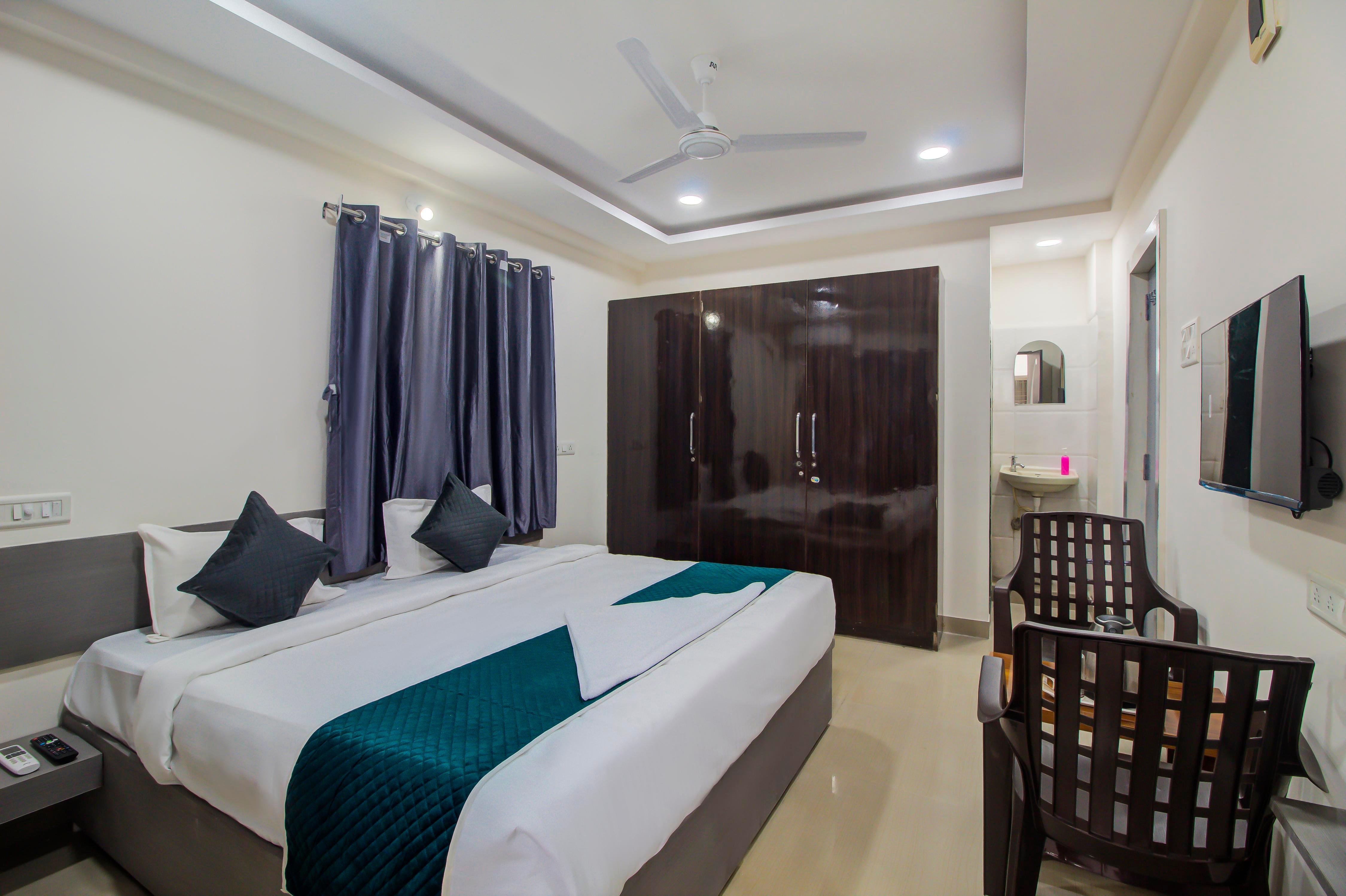 Hotel Aadya Executive Room Type - Deluxe Room