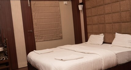 Backpackers Park | Rooms & Dorms Room Type - Deluxe Private Room