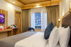 Hotel Surya Inn & Suites 