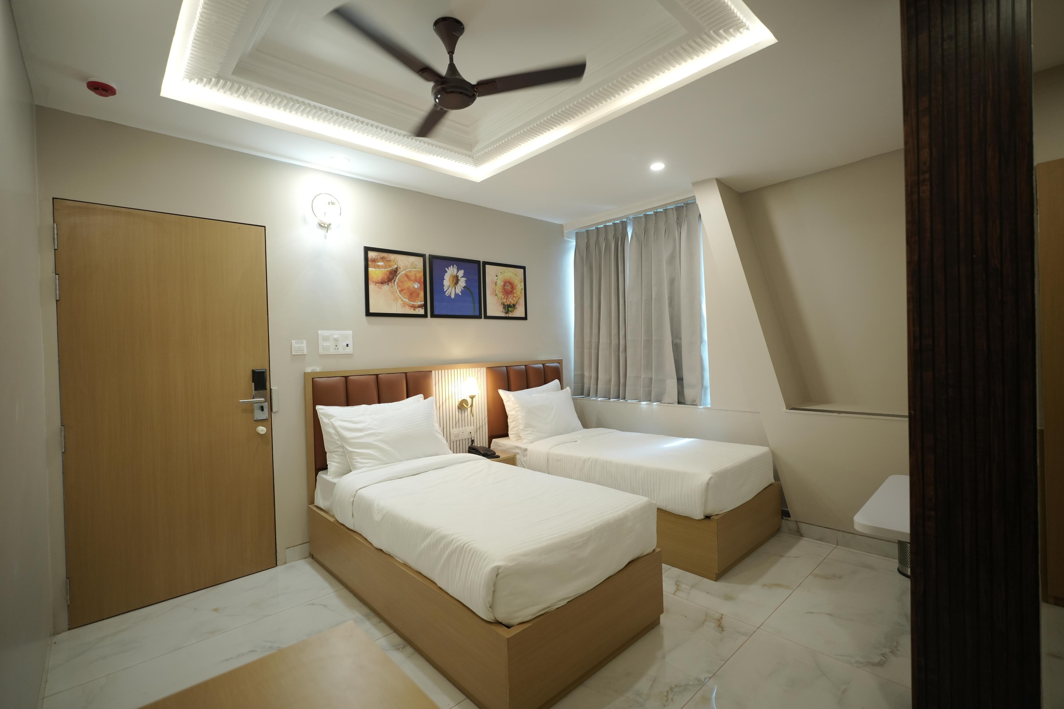 Hotel Milan Prime - Tap to explore photos