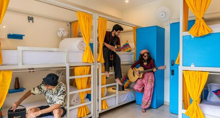 goSTOPS Kasol PLUS, Manikaran Road - Private Rooms & Dorms Room Type - Bed in 6 Bed Mixed Dormitory Room with Balcony and Mountain View and Ensuite Bathroom